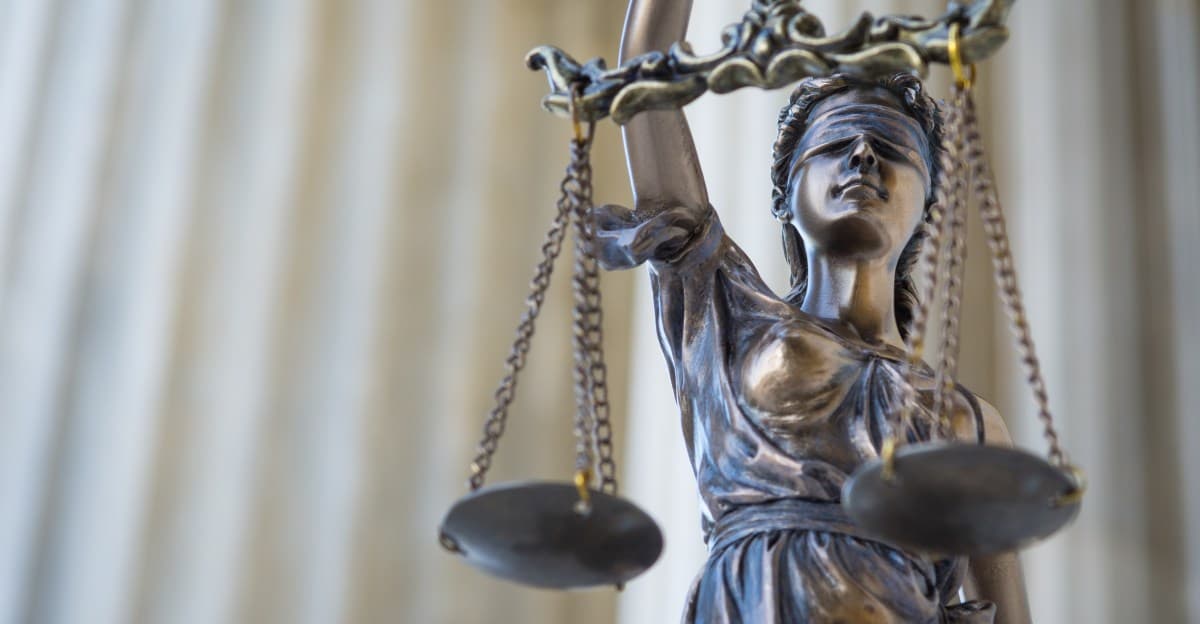 Scientific fraud solutions: Should research misconduct be illegal?
