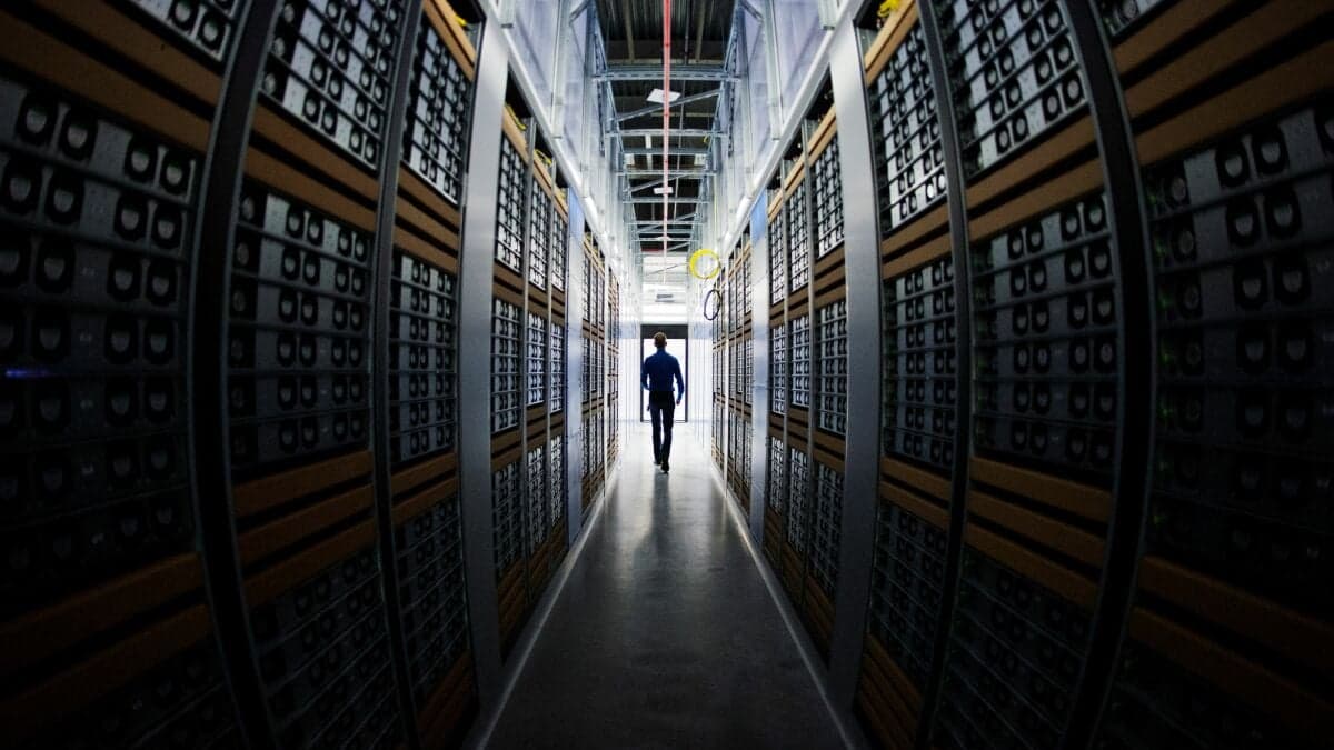 AI uses too much energy. Big tech won't say how much.
