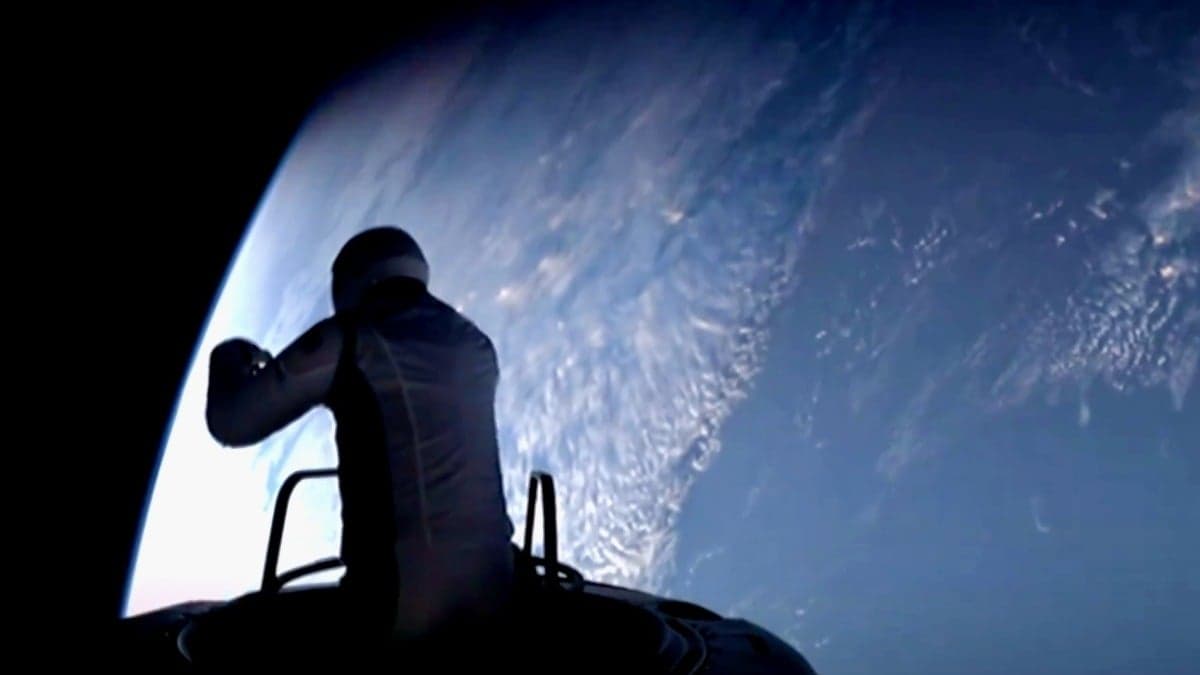 SpaceX shows views of the first private spacewalk on Polaris Dawn mission